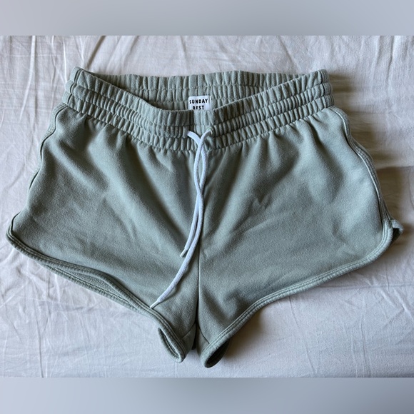 Sunday Best Shorts - Picture 3 of 5